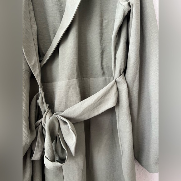 Dress - Picture 5 of 6